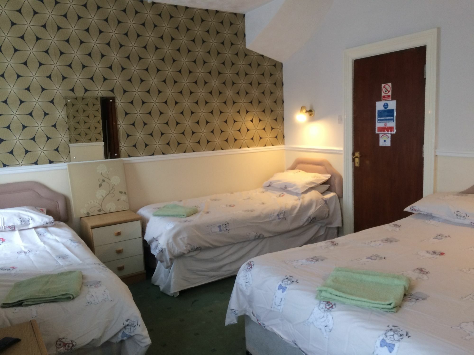 ברידלינגטון Chatley Court Guest House מראה חיצוני תמונה